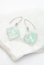 Load image into Gallery viewer, Forever in Bloom Earrings