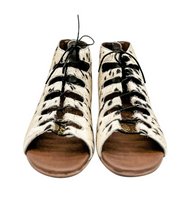 Load image into Gallery viewer, Nola Sandals in Black and White