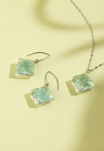 Load image into Gallery viewer, Forever in Bloom Earrings