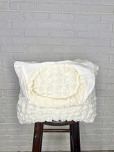 Load image into Gallery viewer, Day Out Cloud Tote Bag In Cream