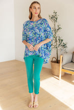 Load image into Gallery viewer, Essential Blouse in Painted Blue Mix