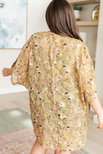 Load image into Gallery viewer, Go Anywhere Floral Kimono