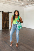 Load image into Gallery viewer, Lazy Daisy Knit Bag in Green