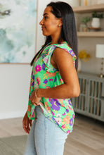 Load image into Gallery viewer, Lizzy Flutter Sleeve Top in Emerald and Purple Floral