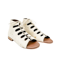 Load image into Gallery viewer, Nola Sandals in Gold