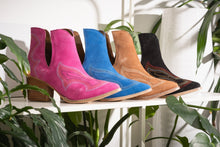 Load image into Gallery viewer, Journee Ankle Boots in Tan