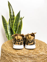 Load image into Gallery viewer, Mayo Sneaker in Leopard