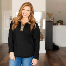 Load image into Gallery viewer, Black Leopard Savanah Pullover