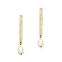 Load image into Gallery viewer, Pearl Diana Earrings